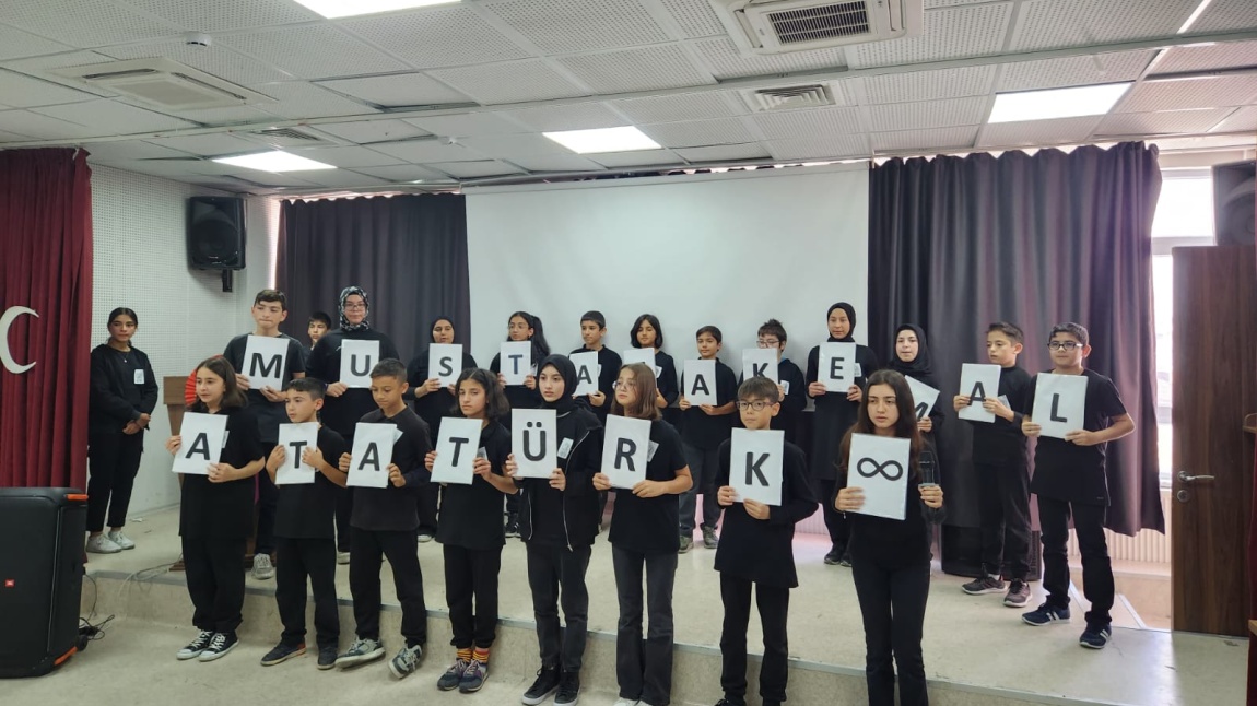 Ulu Önder Mustafa Kemal Atatürk'ün 85. Ölüm Yıldönümü anma  töreni okulumuzda yapıldı